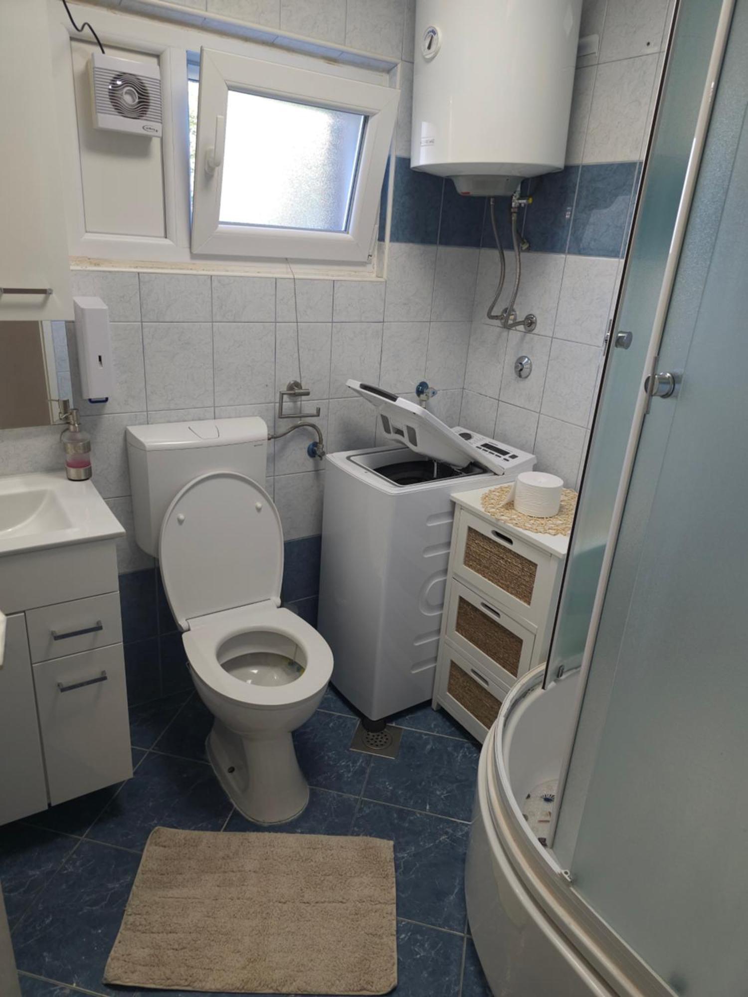Apartment Split Split