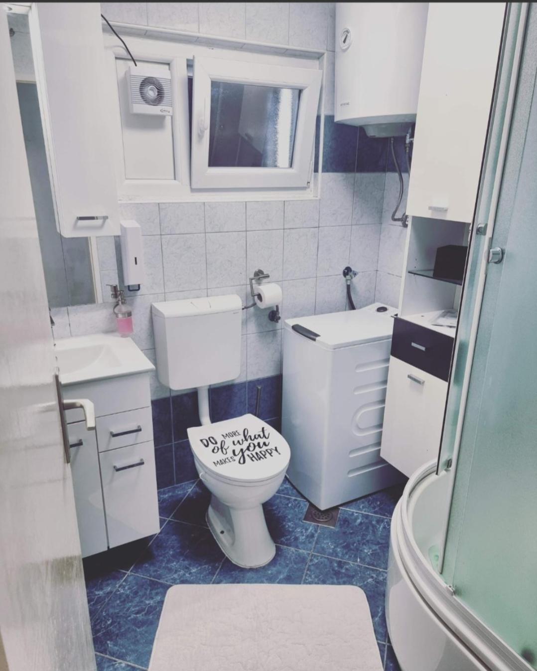 Split Apartment Split